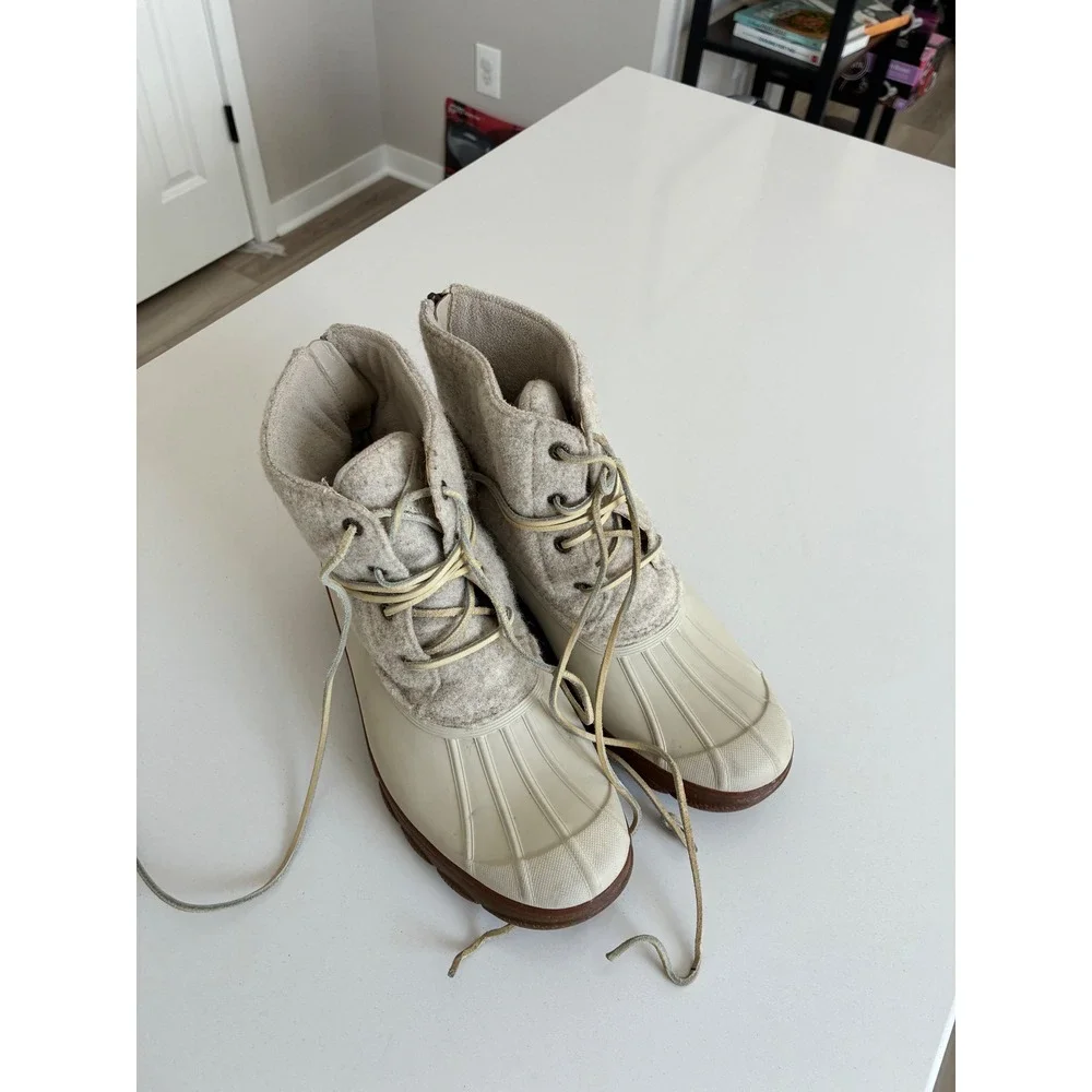Sperry Top Sider Women's‎ Duck Boots Cream Wool Lined Side Zip Size 9 M